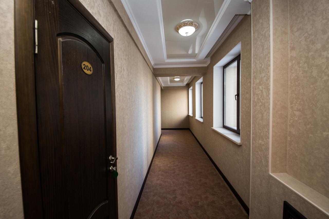De'Mar Hotel Бишкек Екстериор снимка