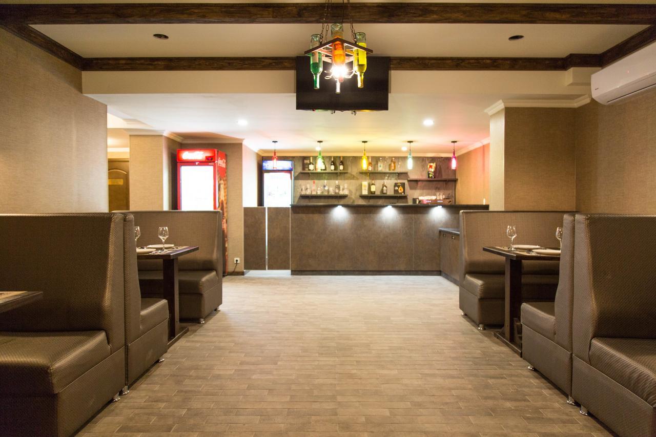 De'Mar Hotel Бишкек Екстериор снимка