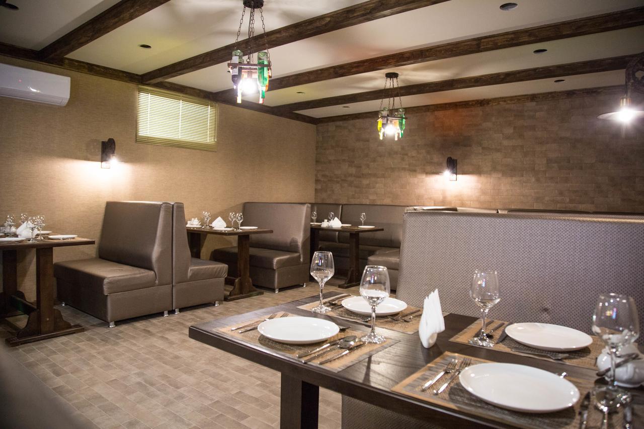 De'Mar Hotel Бишкек Екстериор снимка