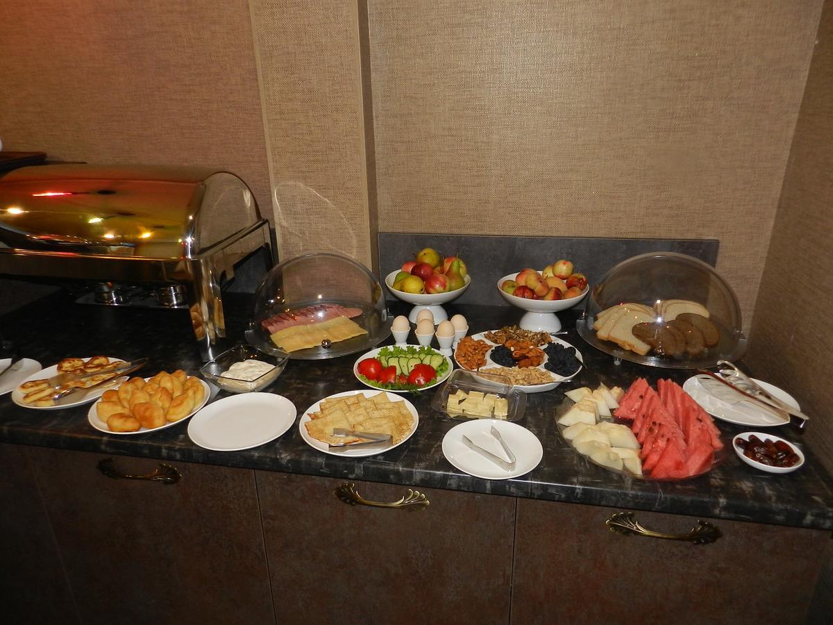 De'Mar Hotel Бишкек Екстериор снимка