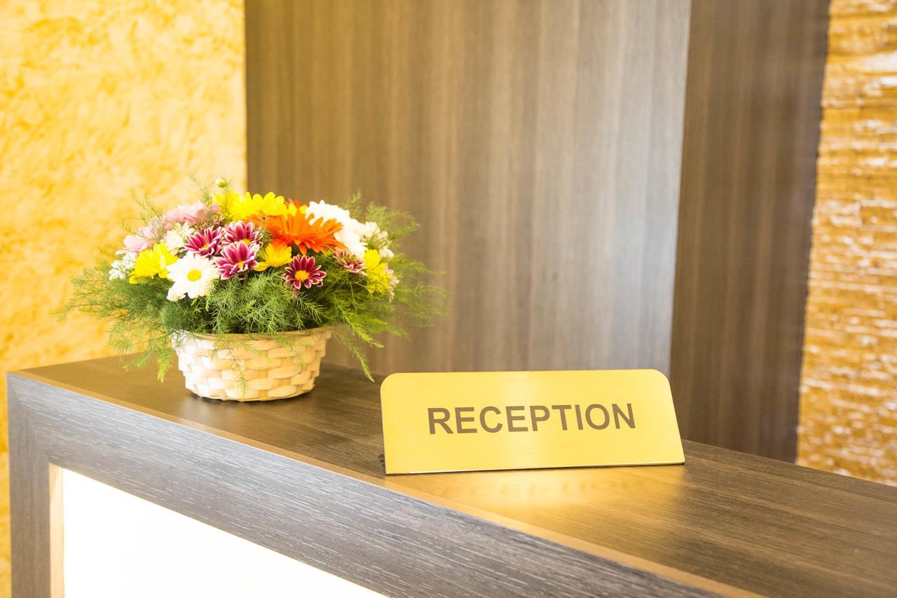 De'Mar Hotel Бишкек Екстериор снимка