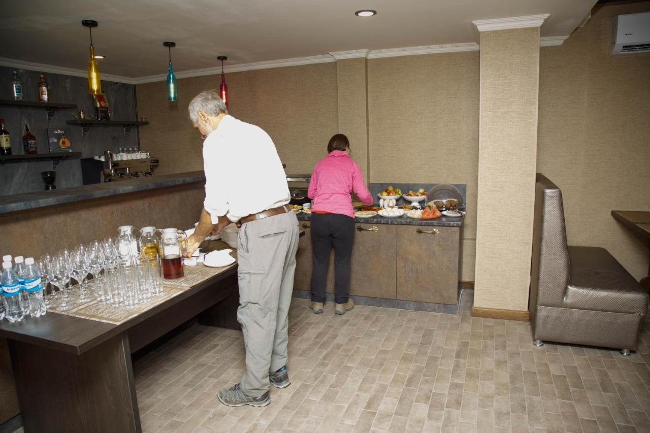 De'Mar Hotel Бишкек Екстериор снимка