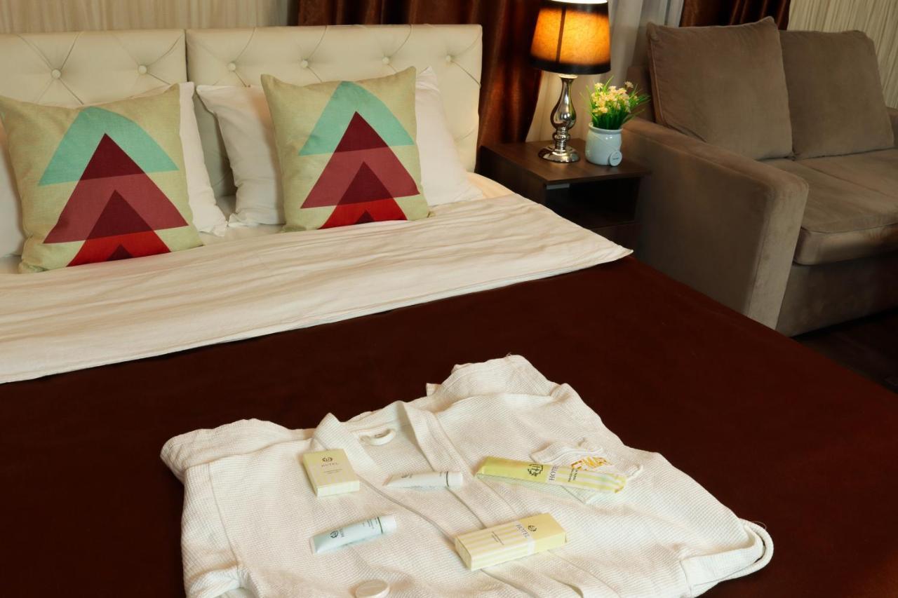 De'Mar Hotel Бишкек Екстериор снимка